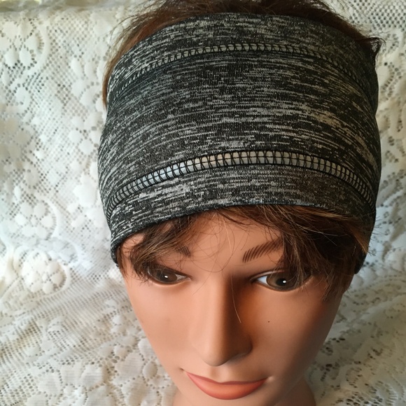 C9 by Champion Accessories - NWT CHAMPION C9 GRAY/WHITE EARBAND ONE SIZE